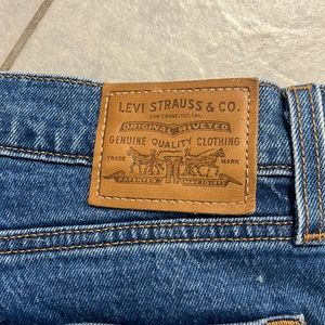 Women’s Levi Jeans